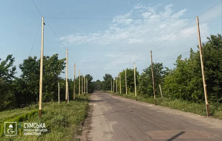 На Сумщині дороги закривають антидроновими сітками: що відомо 