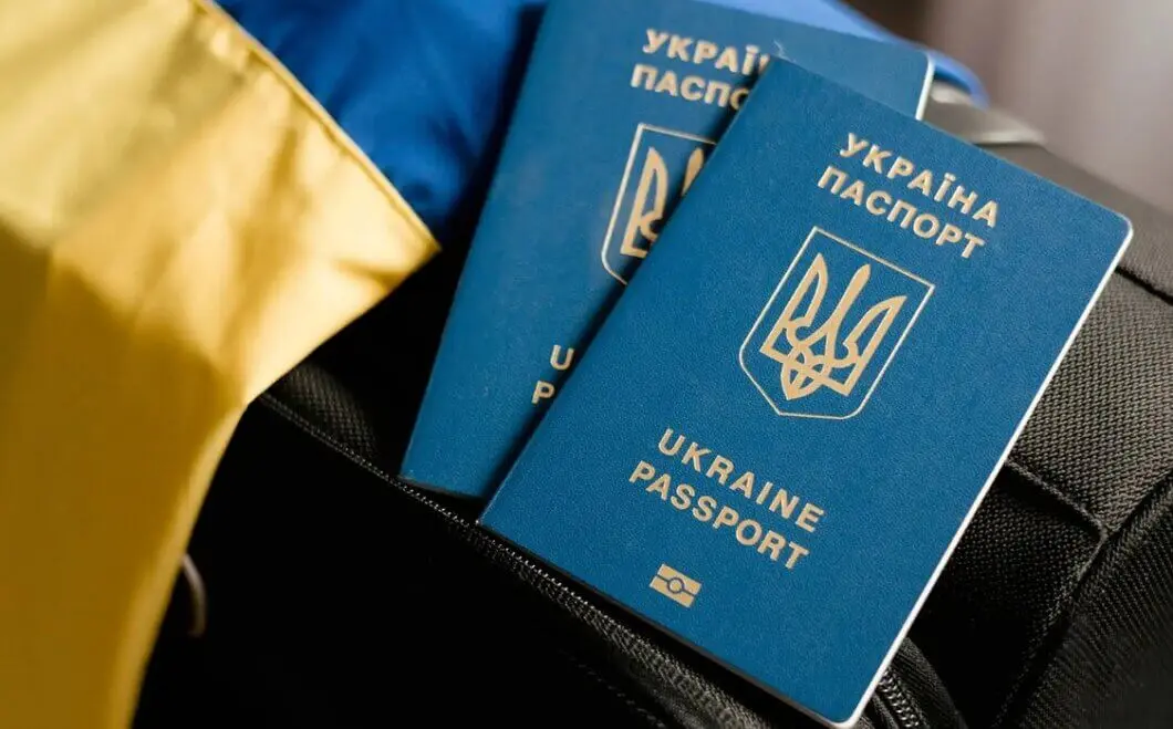 Перетин кордону з дитиною 2025 року: правила та перелік документів