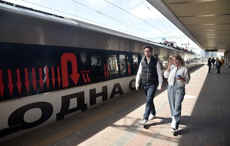 "Укрзалізниця" планує збільшити кількість денних швидкісних поїздів 
