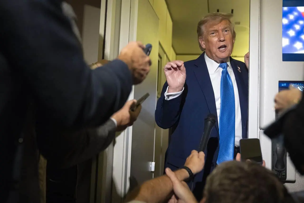 Axios: Трамп "всерйоз розглядає" можливість ударити по ядерних об&#700;єктах Ірану