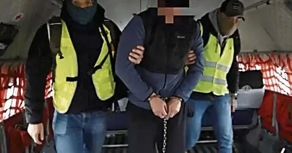 Польща відмовилася видати Москві агента ГРУ, причетного до підпалів посилок в аеропортах Європи