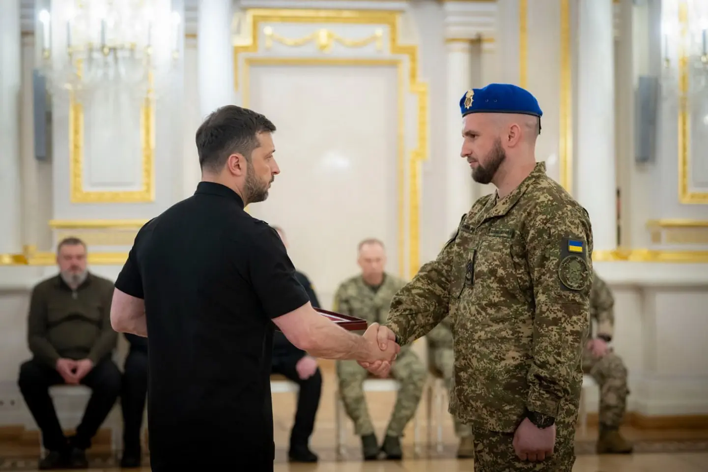Президент присвоїв звання Герой України бійцю бригади «Червона Калина»