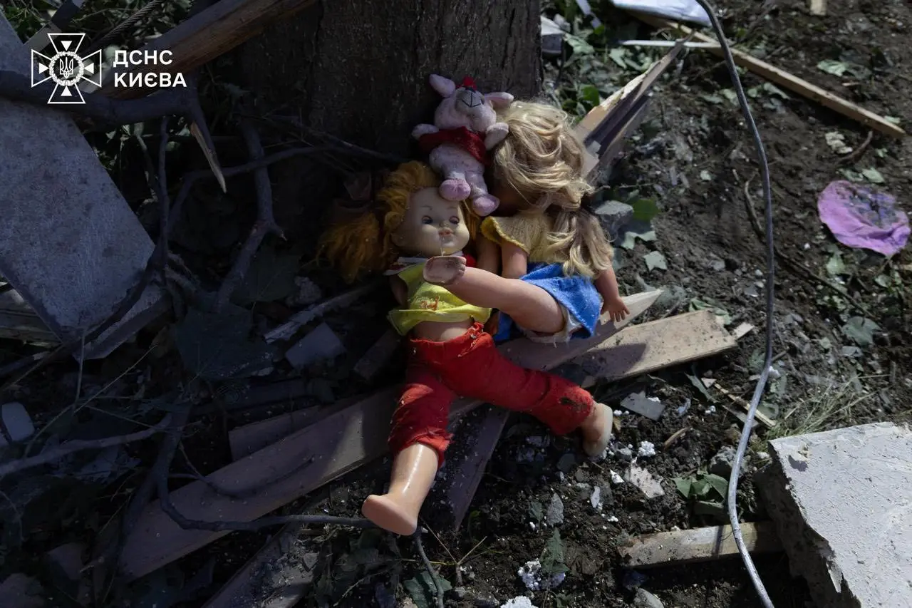 У столиці та на Київщині сьогодні День жалоби за жертвами російської атаки 31 липня