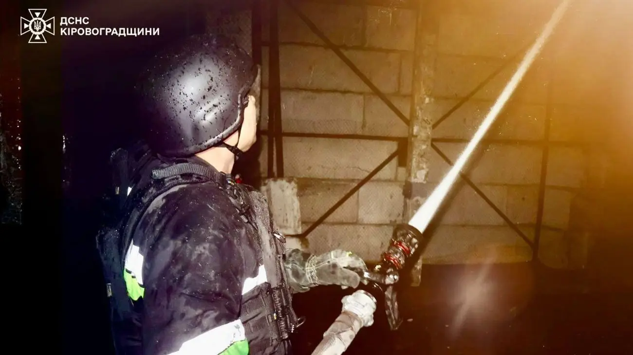На Кіровоградщині та Полтавщині через російську атаку спалахнули пожежі