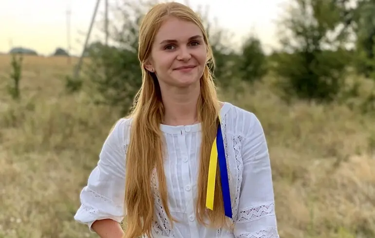 Депутатка Колісник вирішила скласти мандат. У 2021 росі вона писала про потребу «звалити з країни»