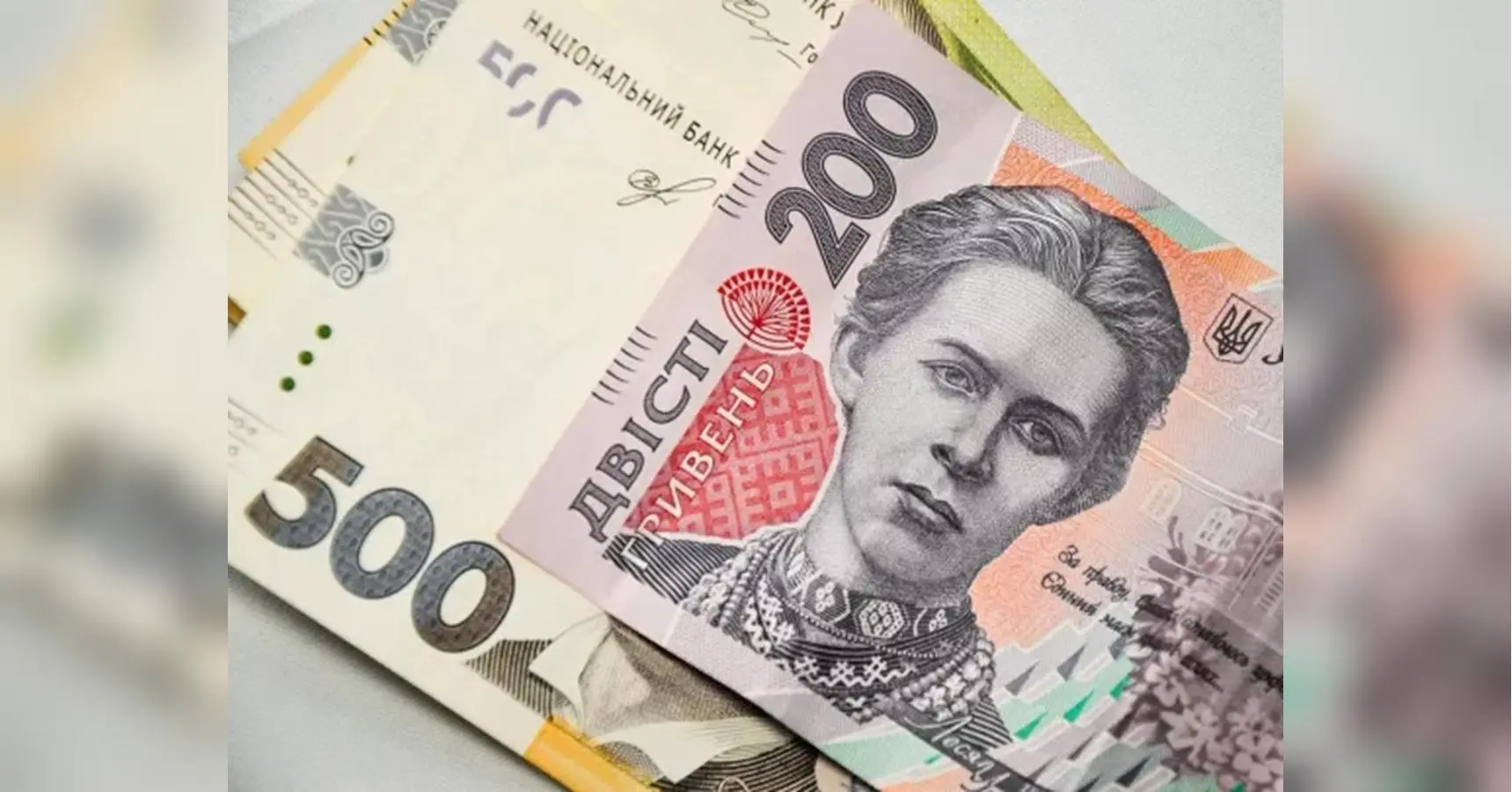 Українцям обіцяють перерахувати пенсії: хто буде отримувати на 2 тисячі гривень більше
