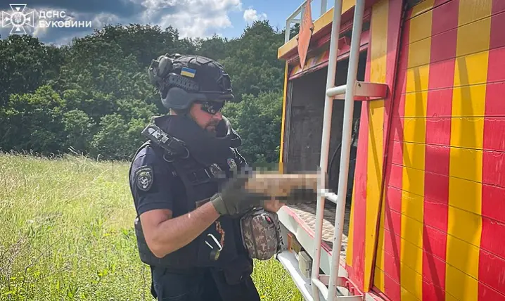 На Буковині знищено застарілий артснаряд часів Другої світової війни