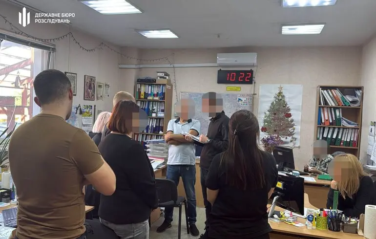 Зловживання при закупівлі окулярів для Міноборони: державні збитки на