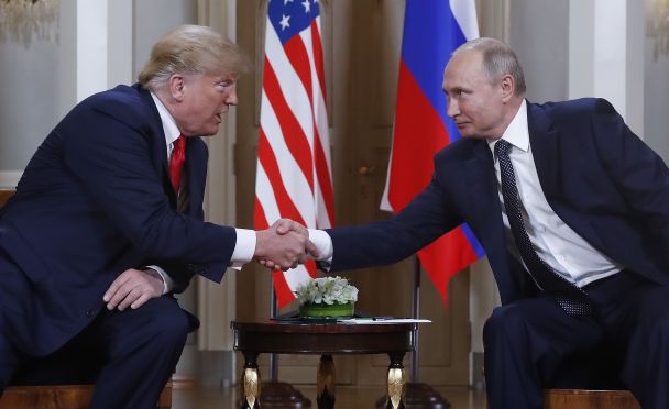Трамп дарує Путіну чергову перемогу: наслідки виходу США з мирного процесу