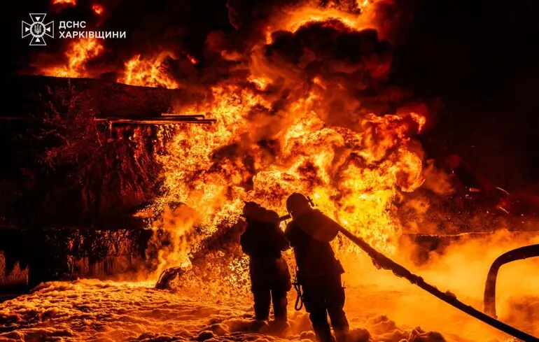 Росіяни масовано атакували дронами одне із міст Харківської області: 11 поранених