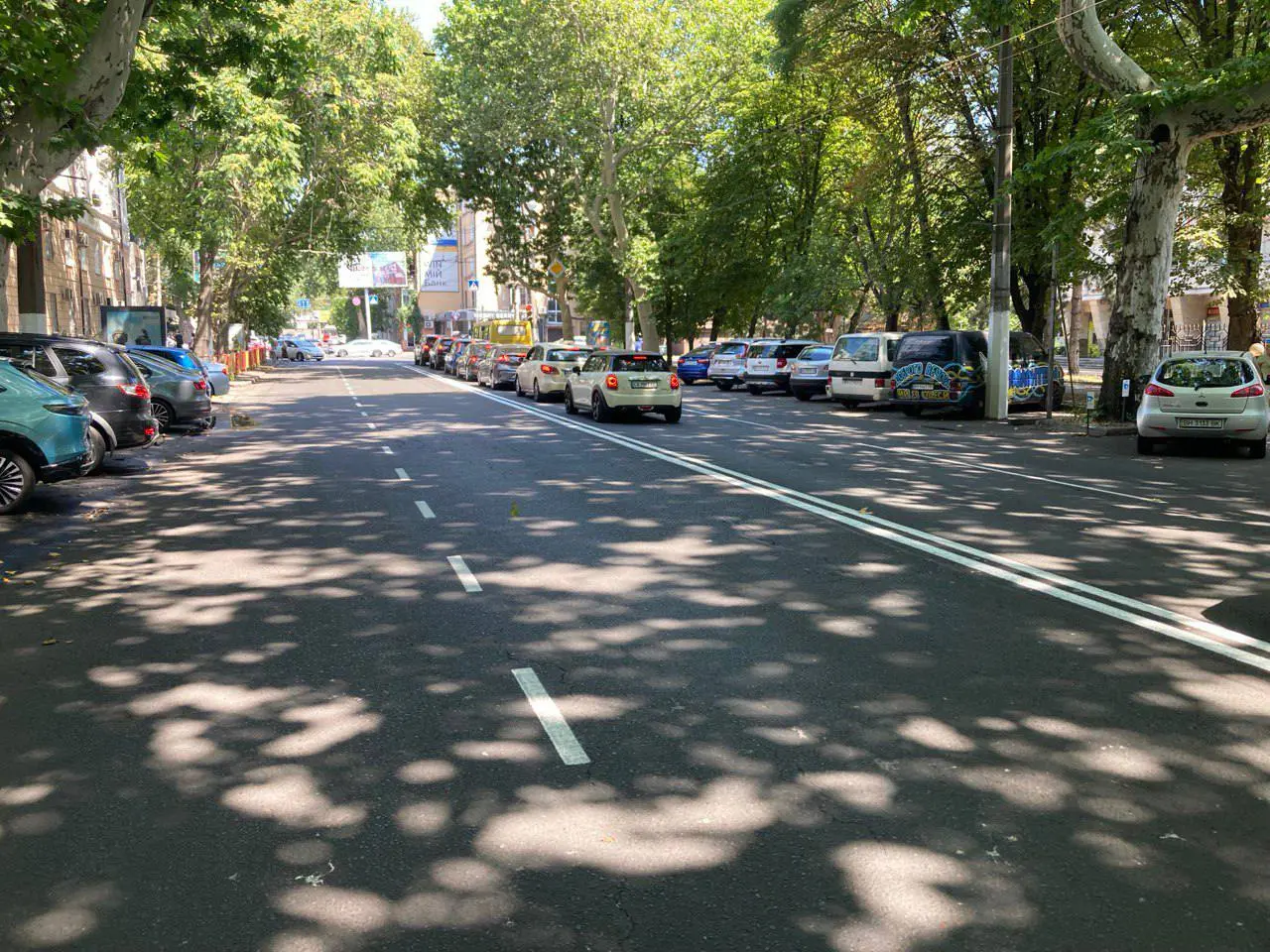 В Одесі оновлюють розмітку на дорогах та пішохідних переходах