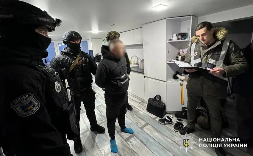 У столиці викрили злочинну організацію, яка ошукала десятки іноземців на майже 3 млн гривень