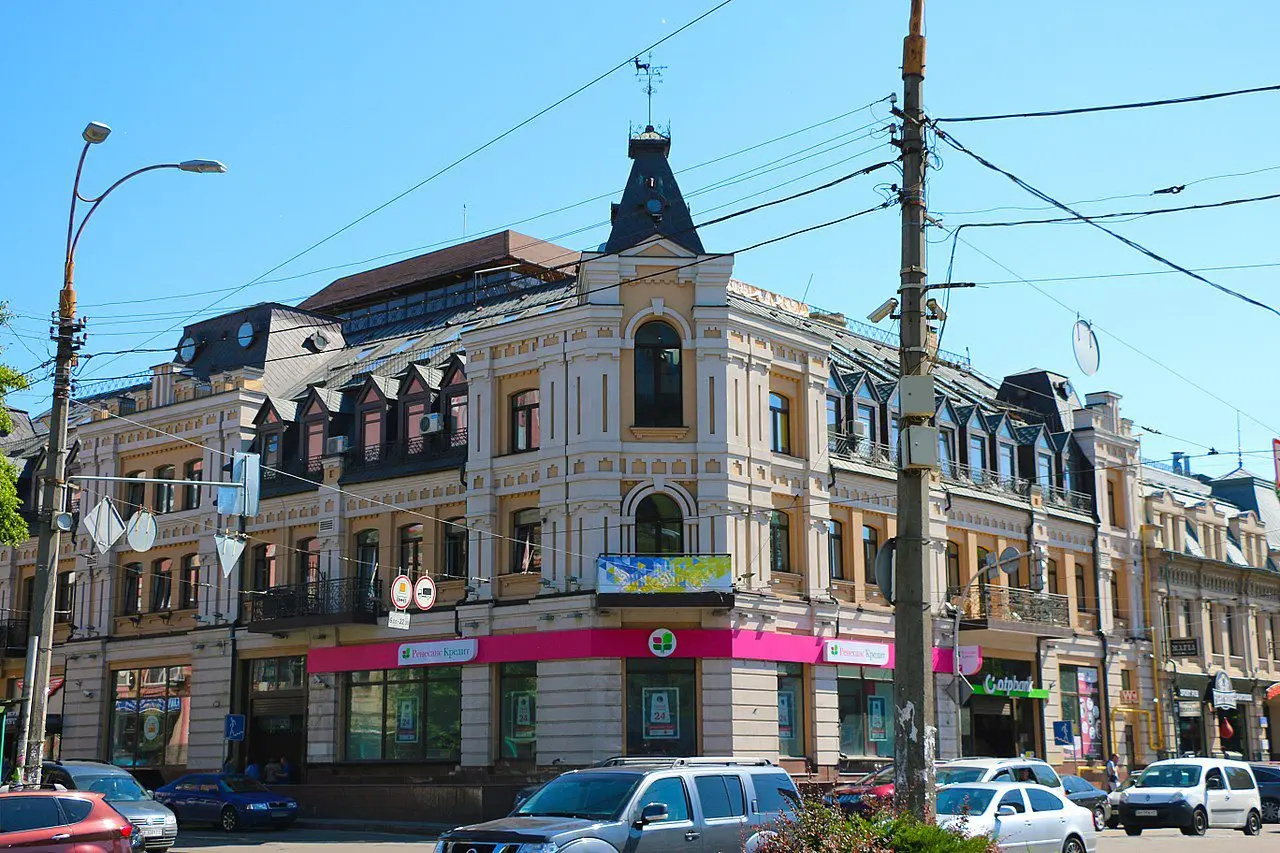 Обмеження руху транспорту у Києві через ремонт доріг