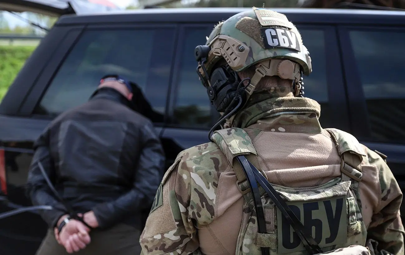 Збирав розвіддані для ударів по аеродромах ЗСУ: СБУ викрила ворожого агента