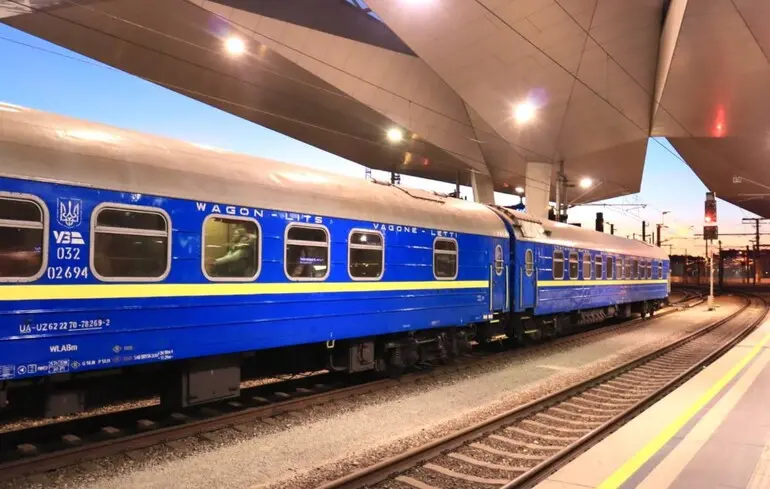 "Укрзалізниця" презентувала літній розклад: з'явилися додаткові рейси