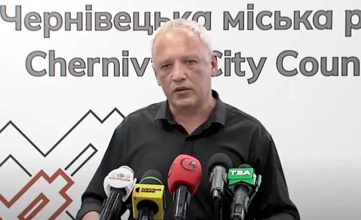 Капремонти вулиць, компенсації та кадрові зміни в міській раді: про що звітував мер Чернівців?