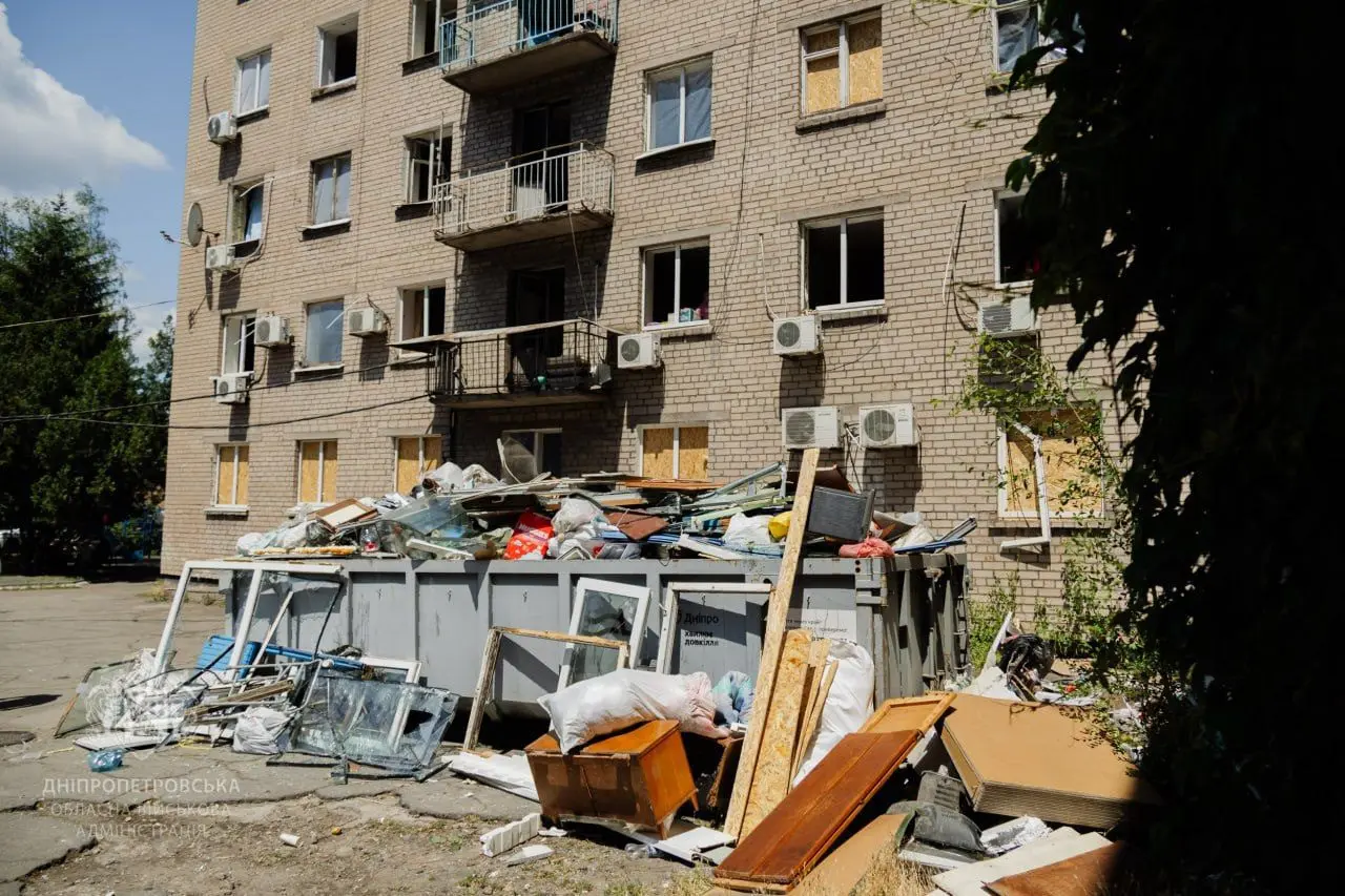 Кількість жертв ворожої атаки на Дніпро зросла до 21: поранено понад 300 людей