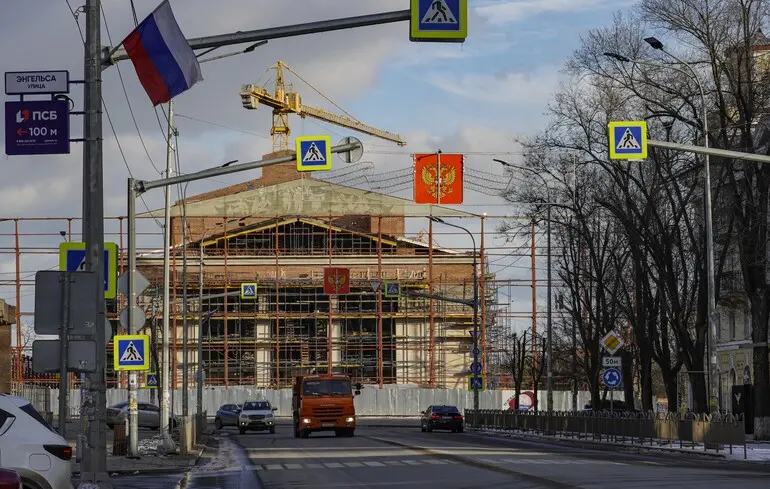 По кілька днів без води та світла і з щоденним ризиком бути арештованим – як живе Маріуполь в окупації