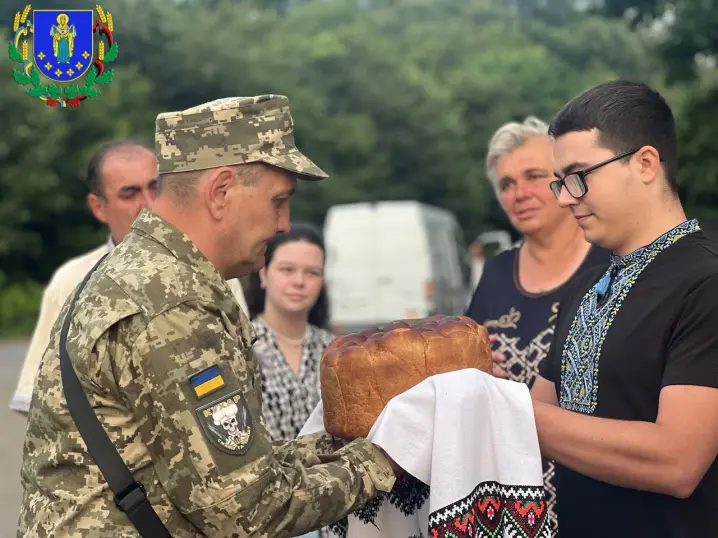 У Кадубівцях зустріли захисника, який понад три роки був у полоні