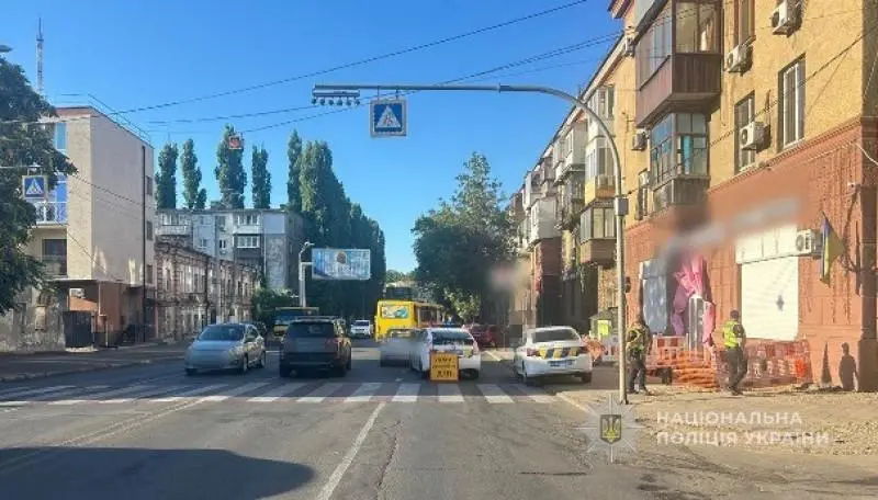 В Одесі легковик на пішохідному переході збив 17-річну дівчину