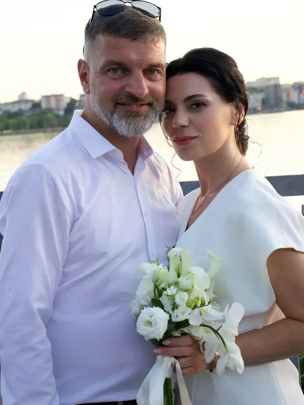 Захисник "Азовсталі" Діанов показав, як по-особливому проводить медовий місяць із дружиною