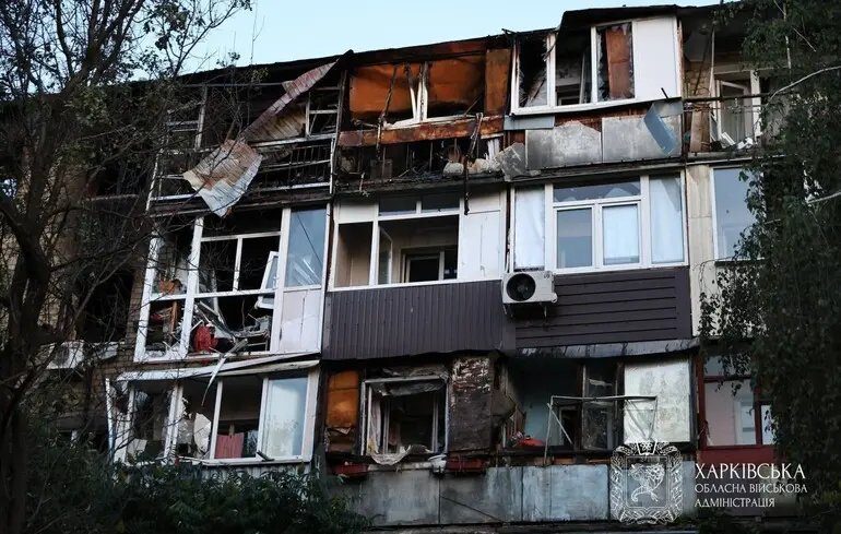 РФ випустила по Україні 85 дронів і ракету: понад половину збито, але є влучання
