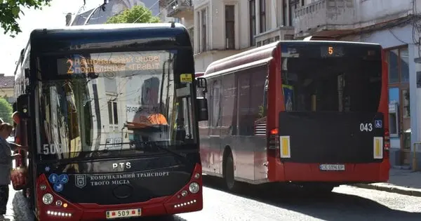 В Чернівцях влітку зменшать кількість громадського транспорту