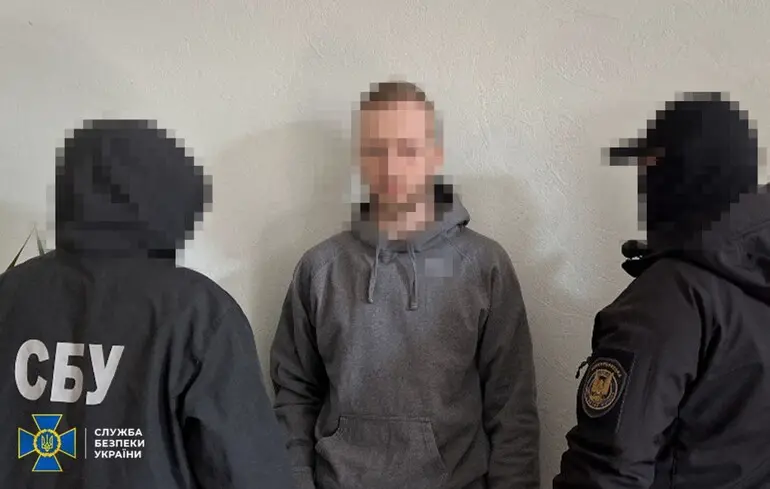 СБУ викрила агентурну групу РФ, яка коригувала обстріли Києва та готувала диверсії на Одещині