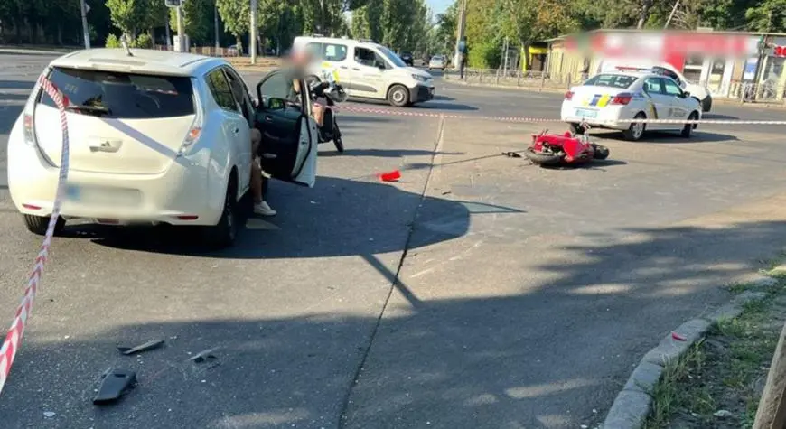 В Одесі на вулиці Іцхака Рабіна у ДТП загинув мотоцикліст