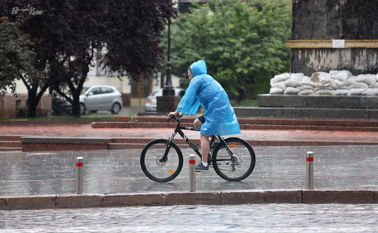 У Києві знову може вперіщити дощ: погода на 9 вересня