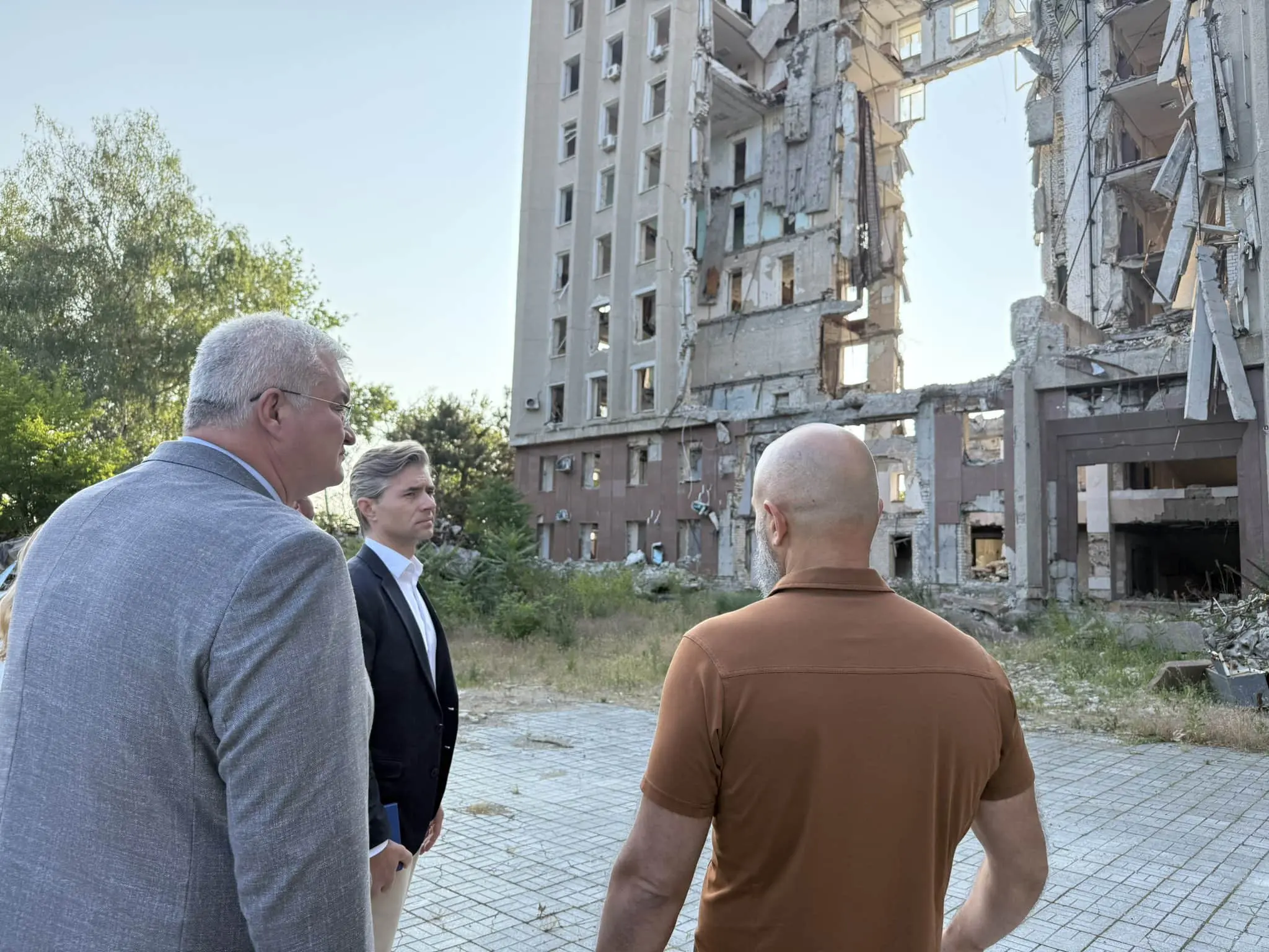  Глава МЗС Литви першим з іноземних міністрів відвідав Херсон