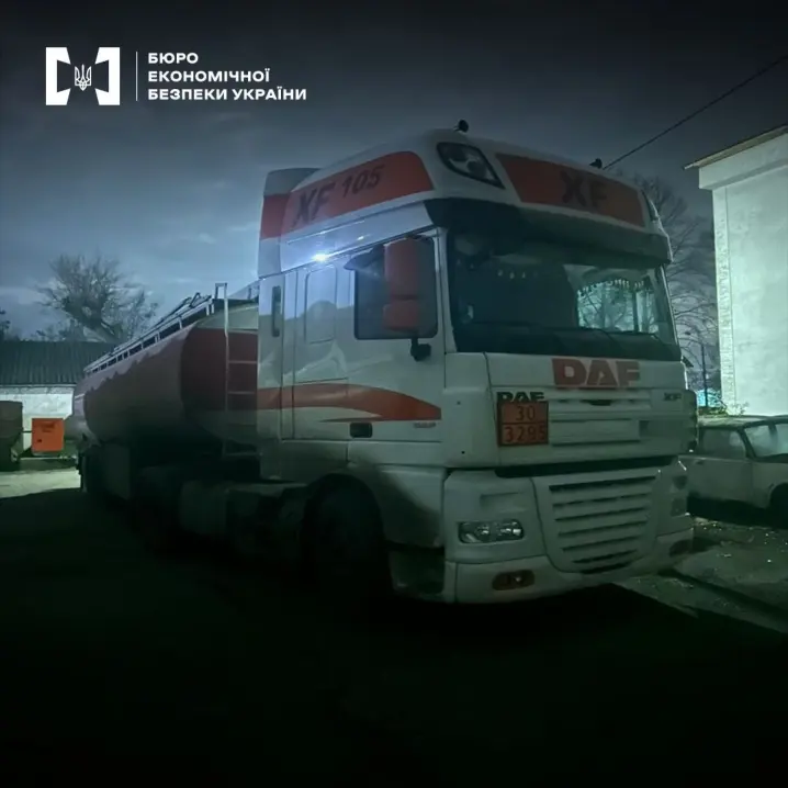 На Буковині п’ятеро ділків через мережу АЗС продали фальсифіковане пальне на 17 мільйонів гривень