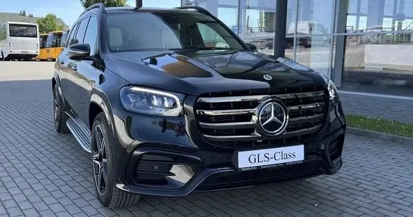 Семеро посадовців із Прикарпаття занизили вартість авто у деклараціях