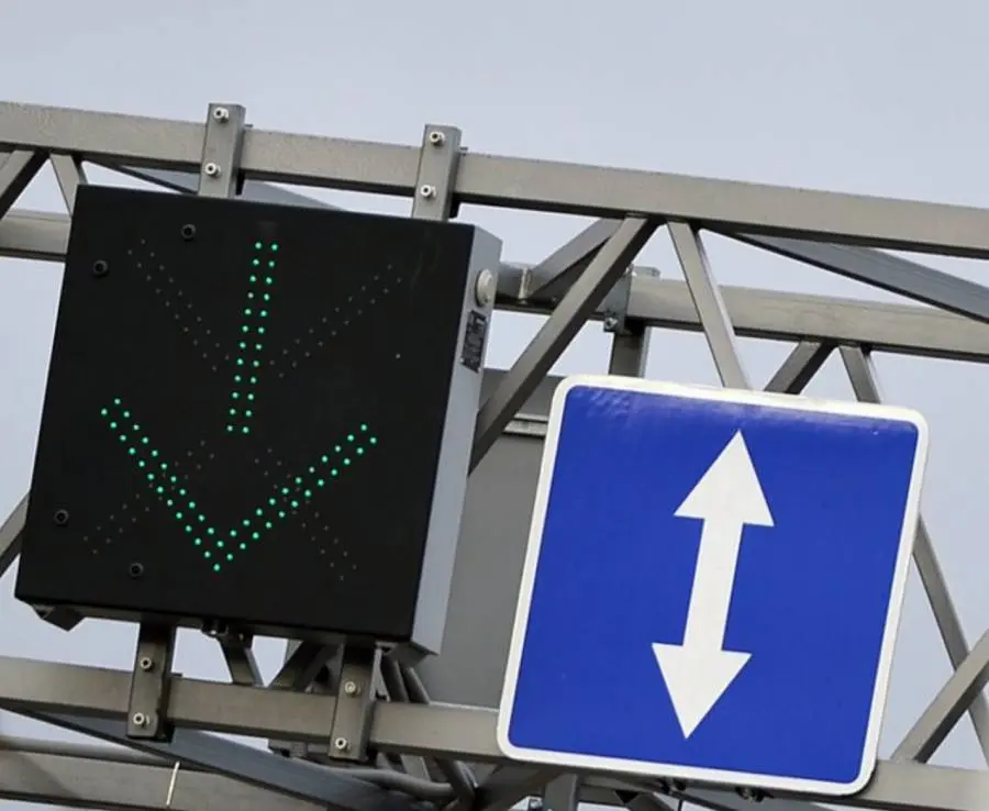Реверсний рух на мосту через Десенку в Києві: що змінилось