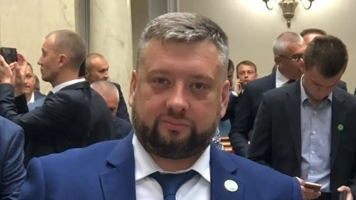 Членство нардепа Кузнєцова у фракції "Слуга народу" буде призупинено на час розслідування - Арахамія