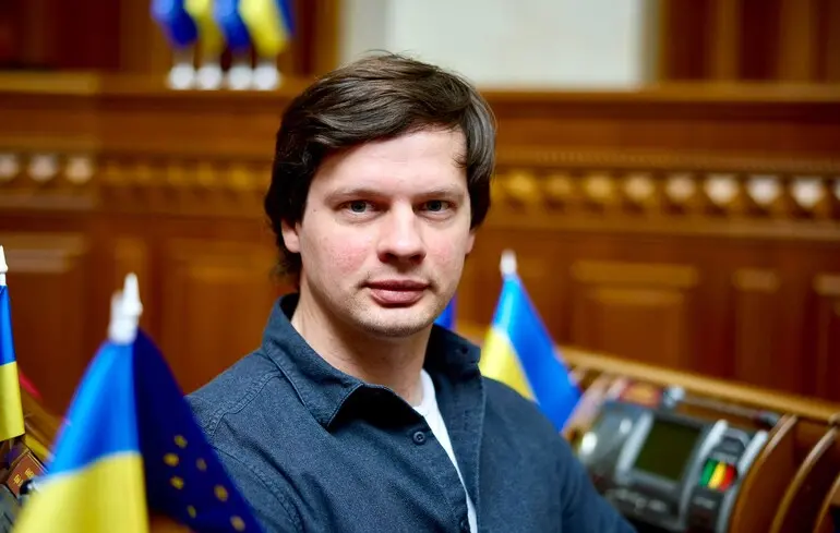 БЕБ обшуки UVAPE: Народний депутат та контрабанда електронних сигарет