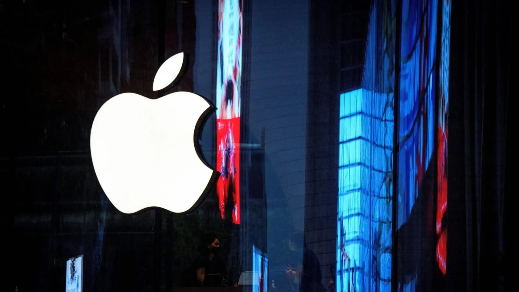Apple подає в суд на китайського виробника телефонів Oppo