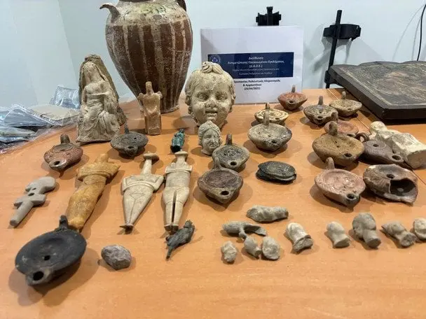 В Італії археологи розкопали недоторкану  гробницю віком 2600 років