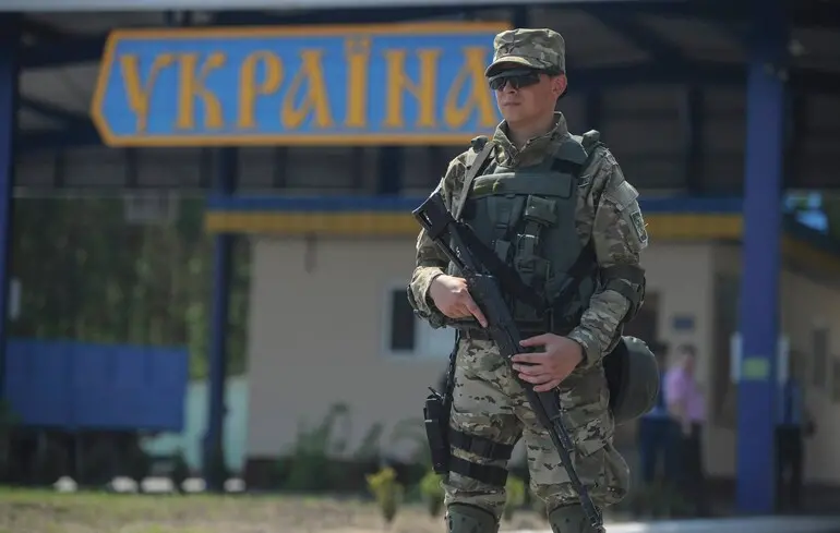 Росія офіційно закриває 20 пунктів пропуску на кордоні з Україною