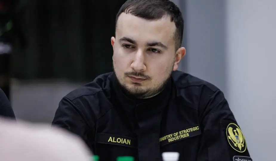 Зеленський призначив новим заступником секретаря РНБО 28-річного Давида Алояна з родичами, які внесені до бази “Миротворець”
