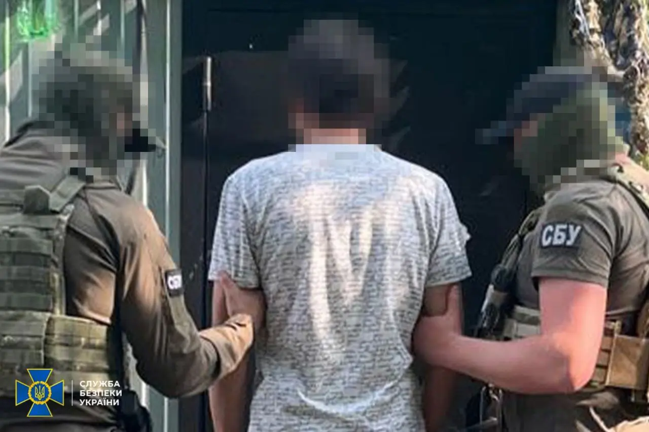 СБУ: Подполковник запаса работал на генерала ФСБ и шпионил за военными на Сумщине