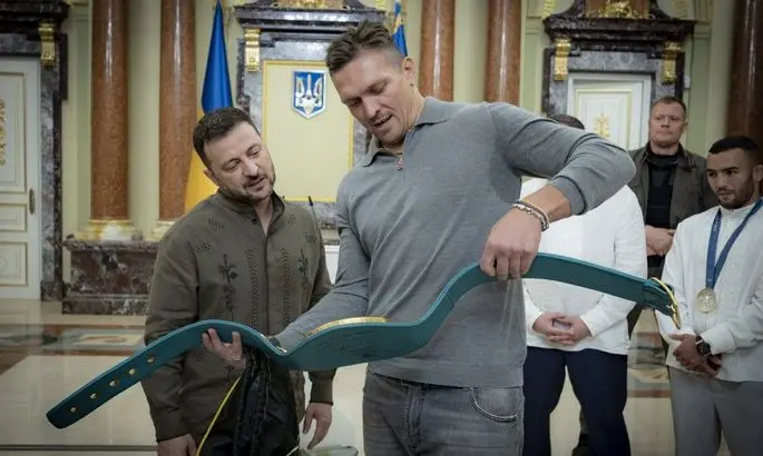 Усик встретился с президентом Украины и обсудил усиление наших позиций