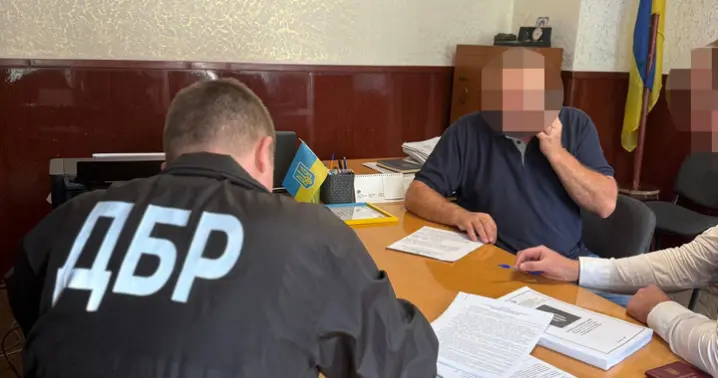 ДБР повідомило підозру ексдиректору нацпарку «Хотинський» через незаконну виплату премій на 400 тисяч гривень