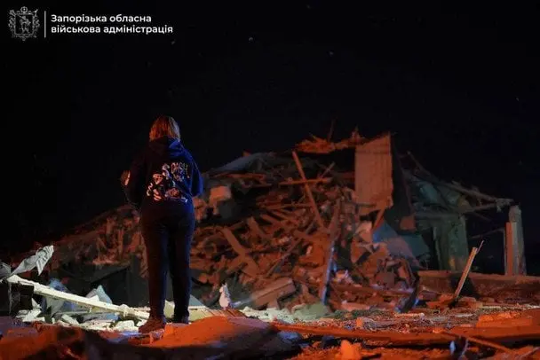Запоріжжя: троє поранених після нічного удару РФ по приватному сектору (фото)