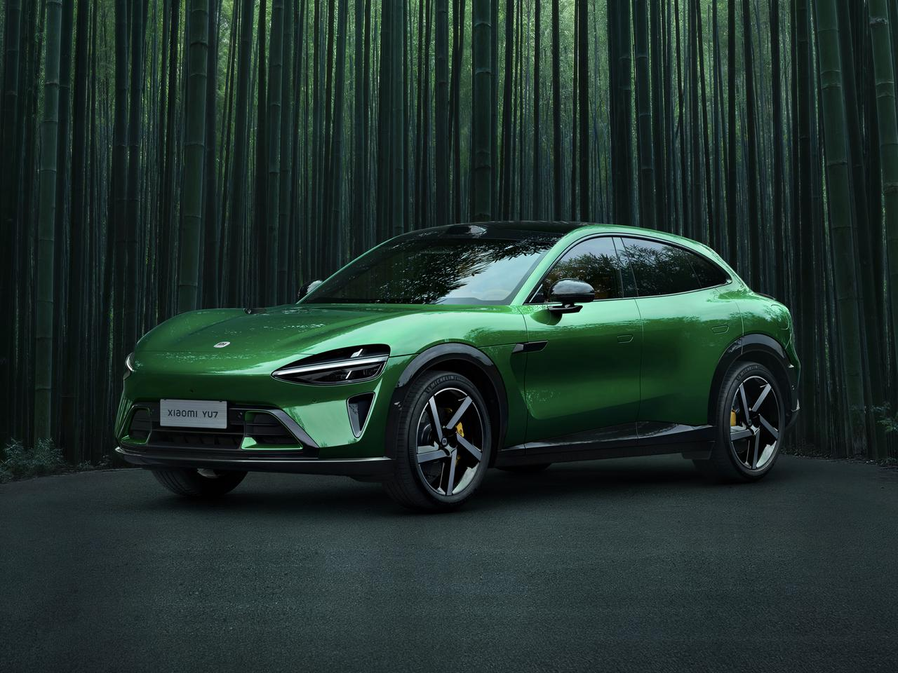 Новий електричний автомобіль від Xiaomi кидає виклик Tesla: представлено SUV YU7 з запасом ходу 835 км