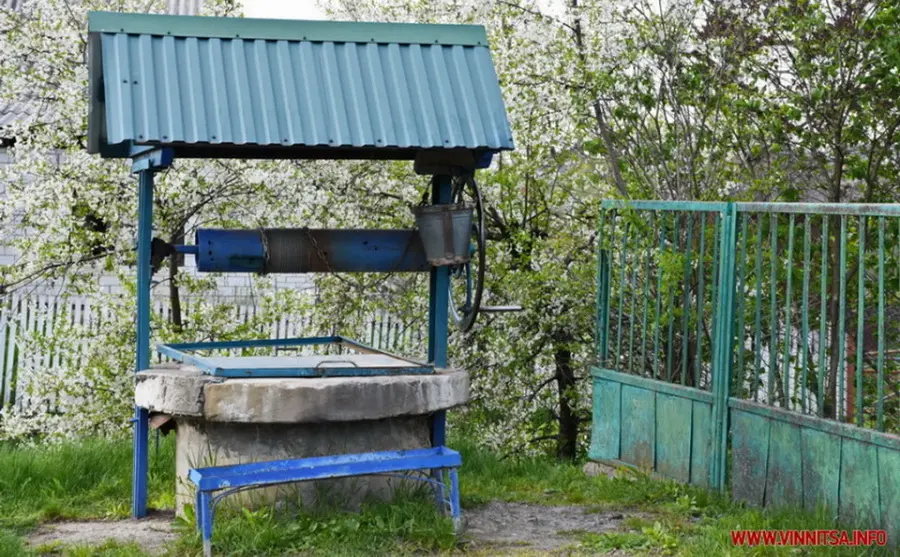 Чим можна очистити воду в колодязі і як це зробити самостійно