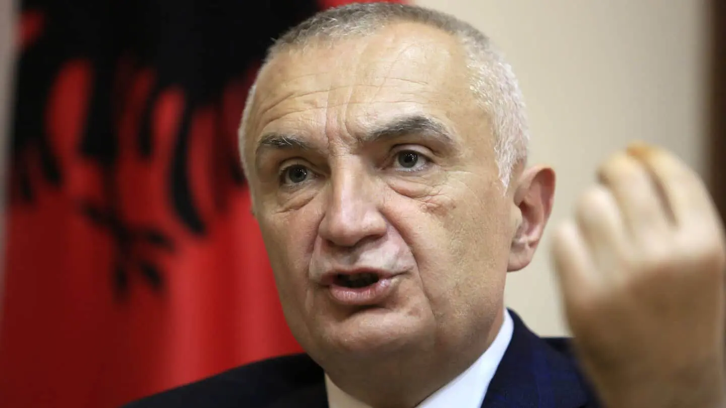 Колишнього президента Албанії звинуватили в корупції та відмиванні грошей