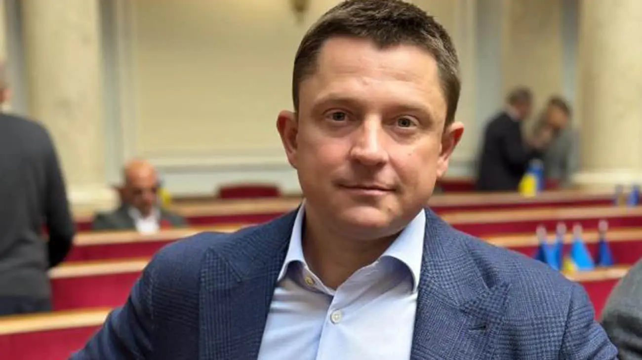 Олесь Довгий заявив, що складає мандат і йде з політики