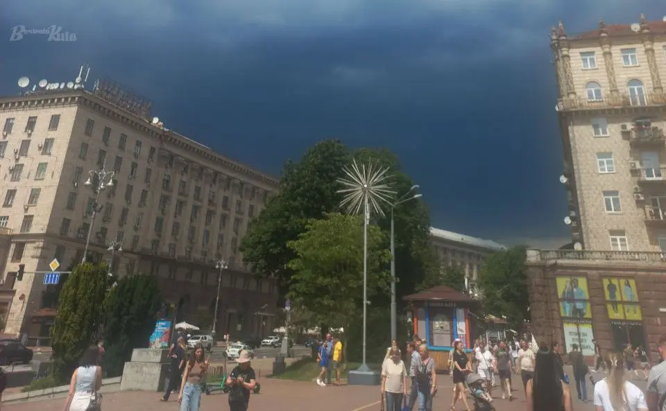 Небезпечна погода на Київщині: дощі, грози та град