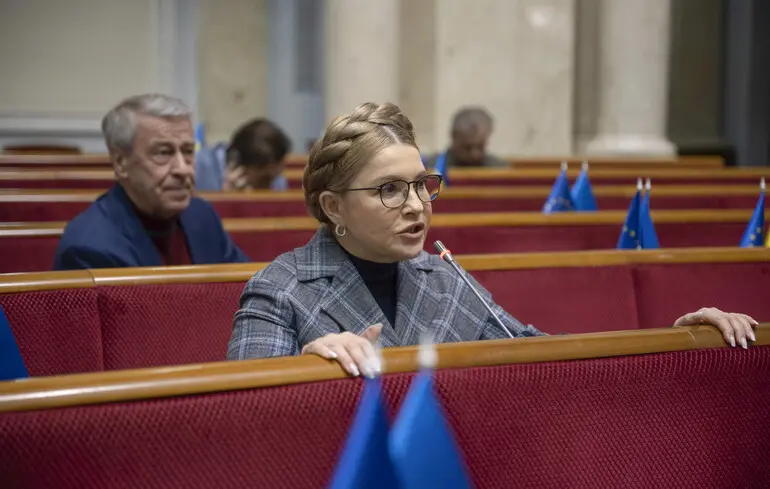 Юлія Тимошенко назвала «світлим днем» голосування закону за ліквідацію самостійності НАБУ та САП